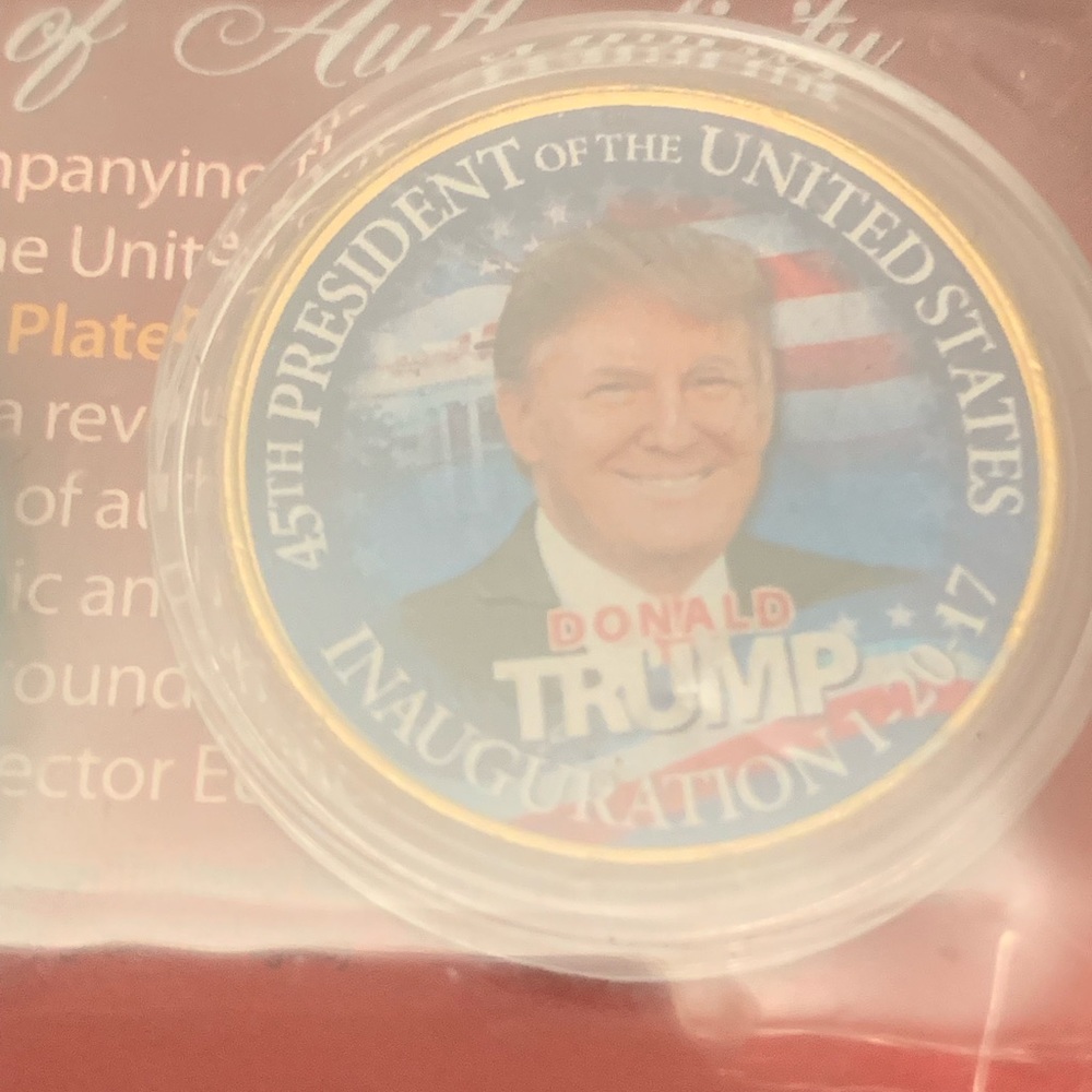 Trump Collectible Coin - Picture 3 of 4